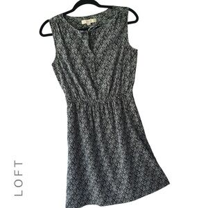 LOFT | NWOT BLACK & WHITE SLEEVELESS SHIFT DRESS TIE NECK & BUTTON FRONT |  XS